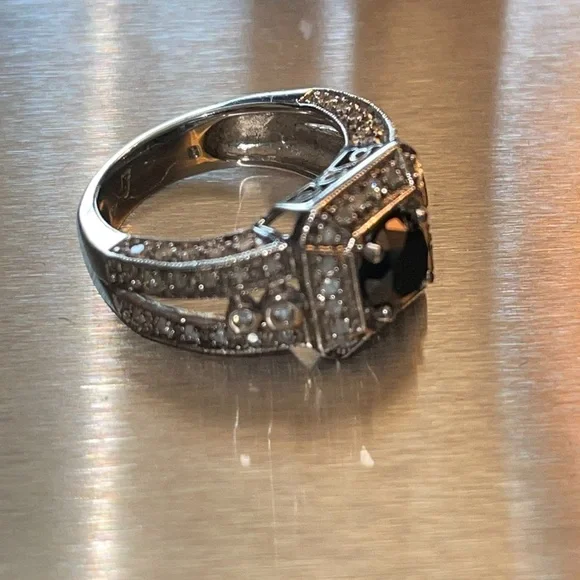 2.00cts Black & White diamond ring - Picture 5 of 15